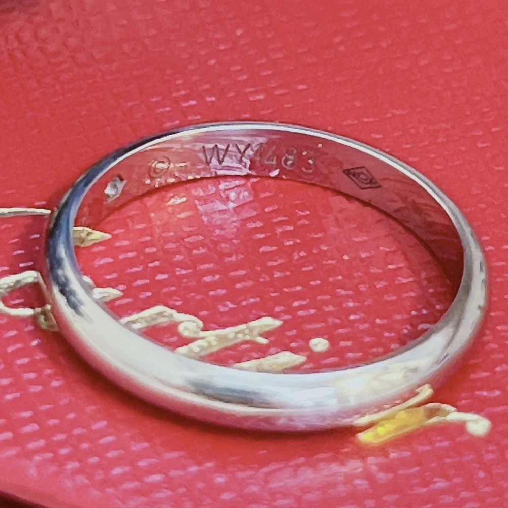 Cartier 1895 Wedding Band with a Diamond - Picture 7 of 8